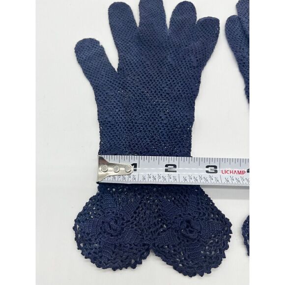 ANTIQUE CROCHET LACE‎ FISHNET LADIES SHORT GLOVES PAIR rose detail Scalloped - Picture 4 of 5